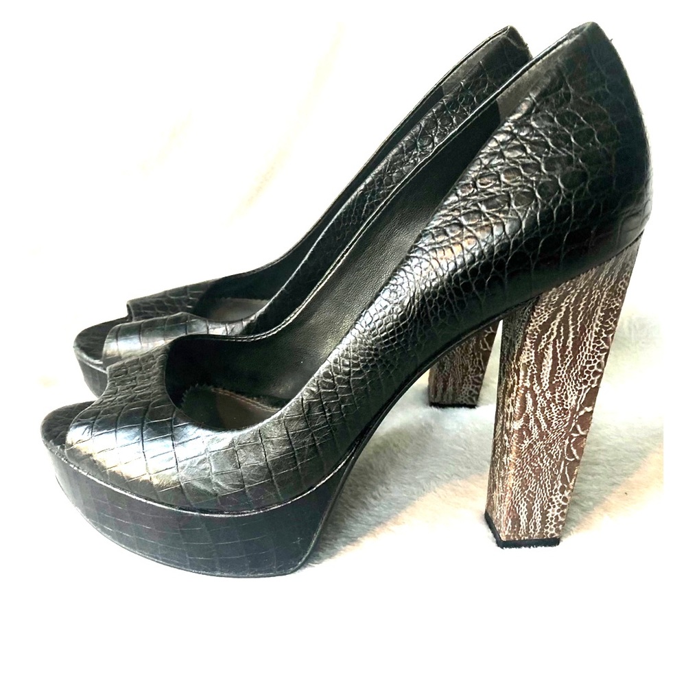 Pour La Victoire peep-toe heels